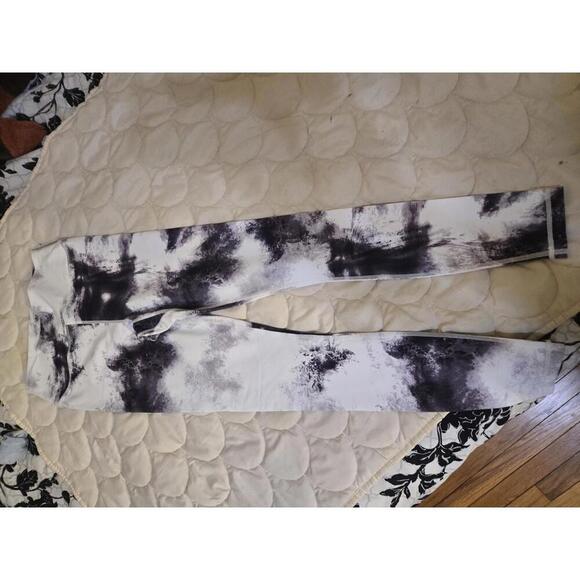 Spiritual Gangster Pants - Spiritual Gangster Women's Black and White Tie-Dye Leggings, Size M